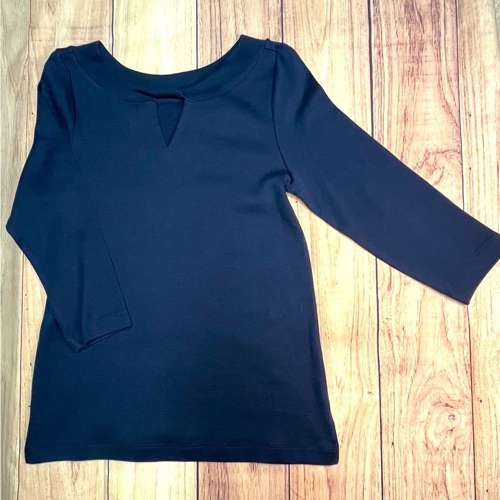 NWT Chicos twisted neck tee. Top 3/4 sleeves. Classic Navy